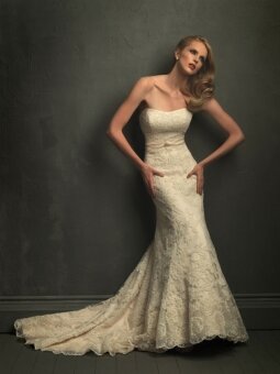Trumpet/Mermaid Strapless Lace Court Train Sashes / Ribbons Wedding Dresses