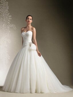 Ball Gown Sweetheart Tulle Satin Sweep Train Beading Wedding Dresses