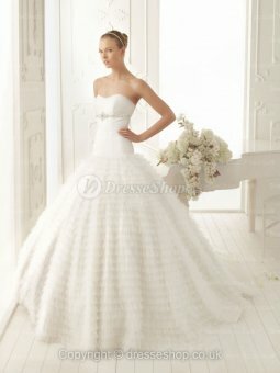 BallGown Strapless Tulle Floor-length White Tiered Wedding Dress