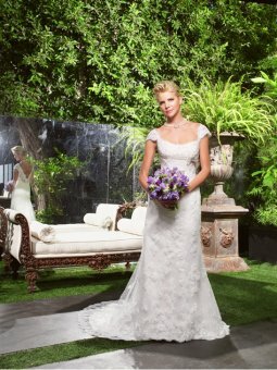 Empire V-neck Beading Lace Chapel Train Wedding Dress