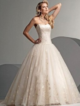 Ball Gown Strapless Tulle Sweep Train Appliques Wedding Dresses