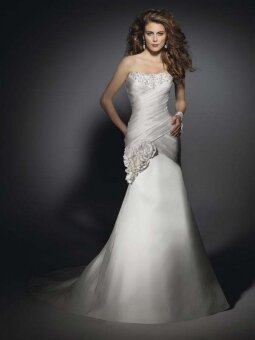 Trumpet/Mermaid Sweetheart Hand-made Flower Satin Court Train Wedding Dress