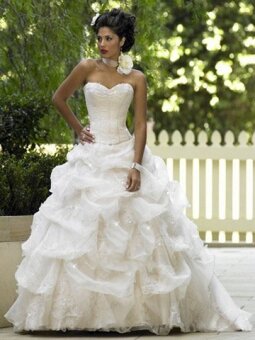 Ball Gown Sweetheart Organza Sweep Train Pick-Ups Wedding Dresses